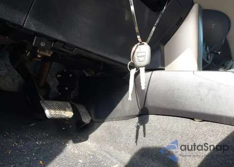 2014 Toyota Rav4 Xle z USA, uszkodzony, nr VIN JTMWFREV5EJ018450